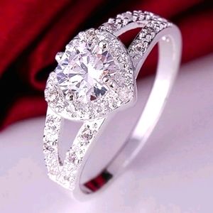 24 HR SALE !! Silver Heart Zircon Ring